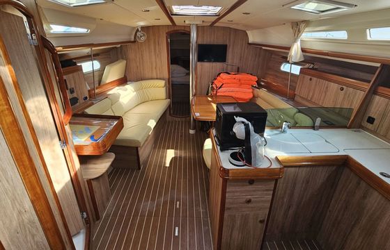 Sailboat Jeanneau Sun Odyssey 42i 12m