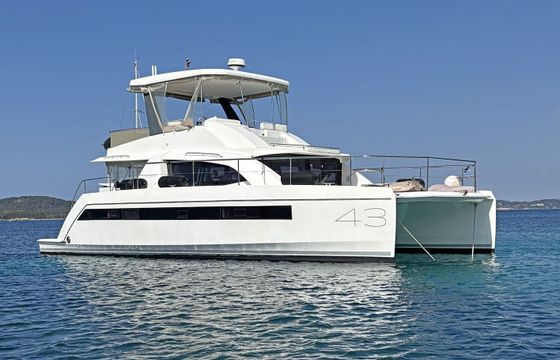 Catamaran Robertson & Caine Leopard 43 13m