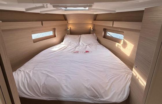 Sailboat Beneteau Oceanis 37.1 Easy Liberté 11.9m