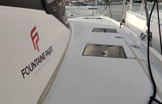 Catamaran Fountaine Pajot Lucia 40 with watermaker 11.73m