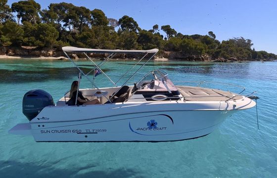 Motorboat Pacific Craft 650 Sun Cruiser 175hp