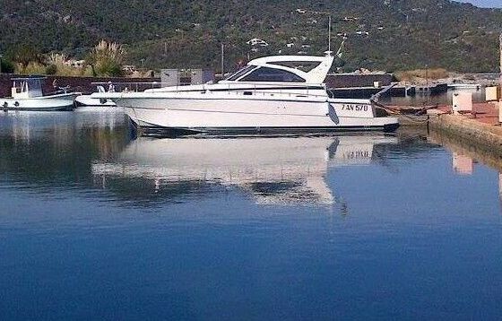 Motorboat CAYMAN YACHT CAYMAN 38 WA 720hp