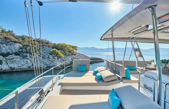 Catamaran Fountaine Pajot 67 19.49m