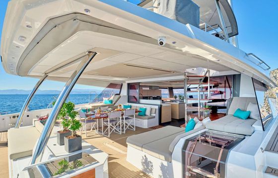 Catamaran Fountaine Pajot 67 19.49m
