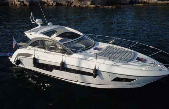 Motorboat Sunseeker Portofino 40 660hp