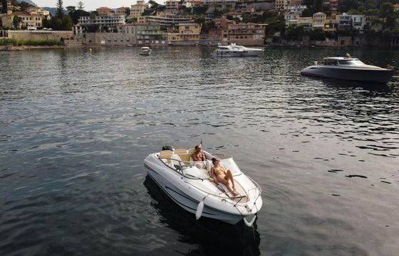 Motorboat Beneteau Cabrio 650 Flyer 150hp