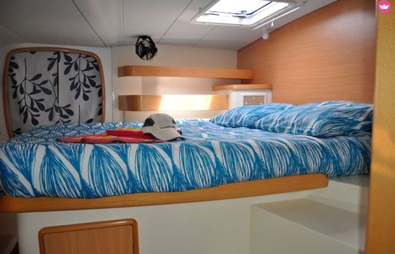 Catamaran ROBERTSON and CAINE LEOPARD 42 12.62m