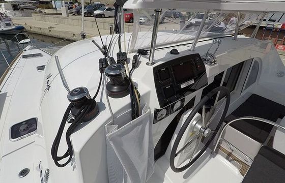 Catamaran LAGOON 380 11.55m