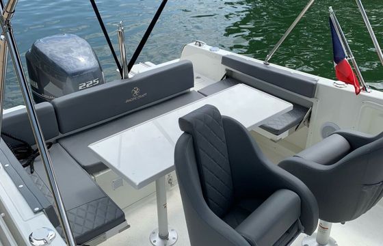 Motorboat Pacific Craft Open 750