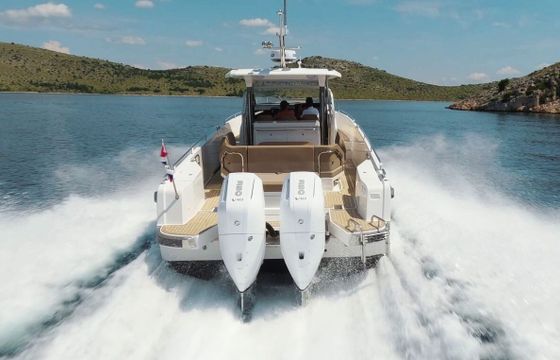 Motorboat Nimbus T11 800hp
