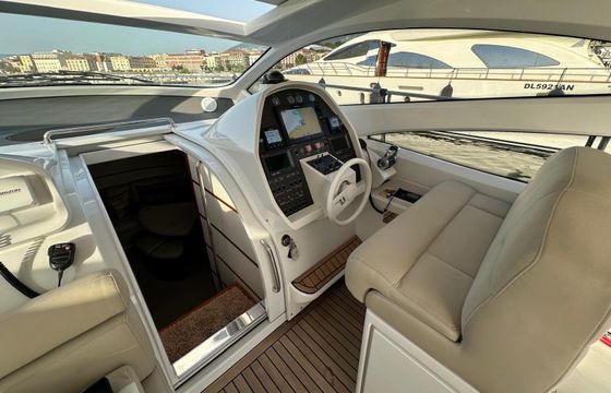 Motorboat Pershing 50 850hp