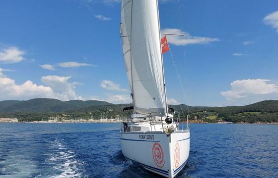 Sailboat BAVARIA CRUISER 34 9.99m