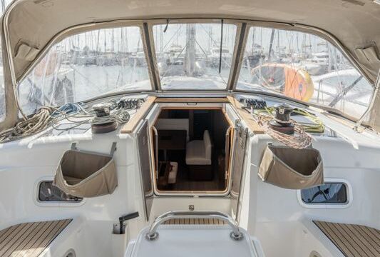 Sailboat Sun Odyssey 519 -  6 cabs 15.38m