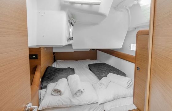 Sailboat Sun Odyssey 519 -  6 cabs 15.38m