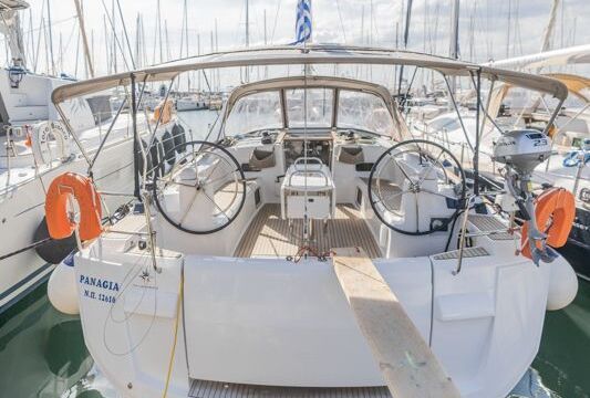 Sailboat Sun Odyssey 519 -  6 cabs 15.38m