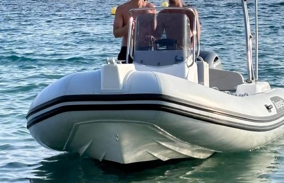 Motorboat Capelli 630s