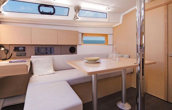 Sailboat Beneteau Oceanis 38.1 11m