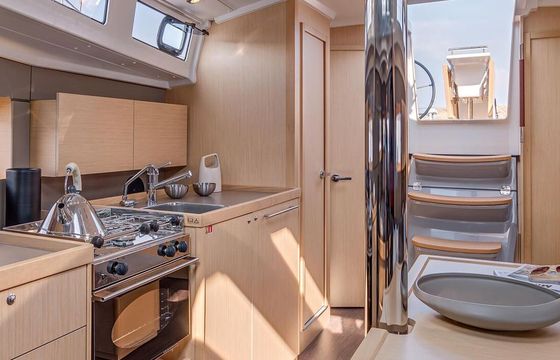 Sailboat Beneteau Oceanis 38.1 11m