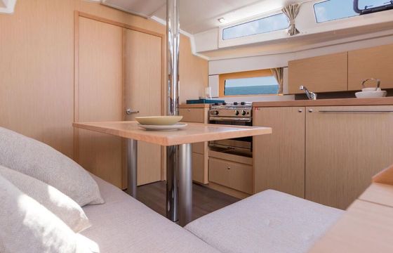 Sailboat Beneteau Oceanis 38.1 11m