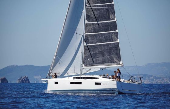 Sailboat Jeanneau Sun Odyssey 410 12.35m