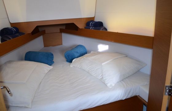 Sailboat JEANNEAU SUN ODYSSEY 349 10.34m