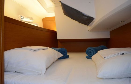 Sailboat JEANNEAU SUN ODYSSEY 349 10.34m