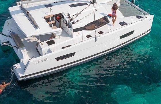 Catamaran Fountaine Pajot Lucia 40 12.8m