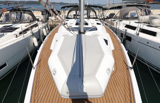 Sailboat Elan Impression 43 13m