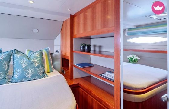 Catamaran Fountaine Pajot Galathea 65 19.35m