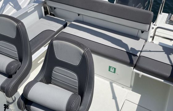 Motorboat Jeanneau Cap Camarat 6.5 Wa 200hp