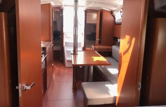 Sailboat Oceanis 35.1 10m