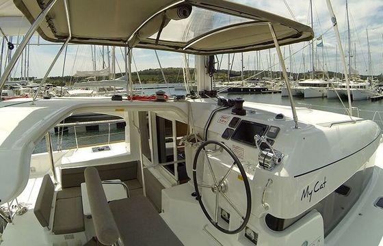 Catamaran LAGOON 39 11m