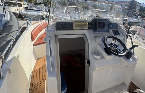 Motorboat Jeanneau Cap Camarat 7.5 250hp
