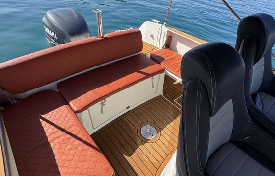 Motorboat Jeanneau Cap Camarat 7.5 250hp