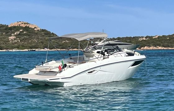 Motorboat Cranchi Endurance 30 350hp