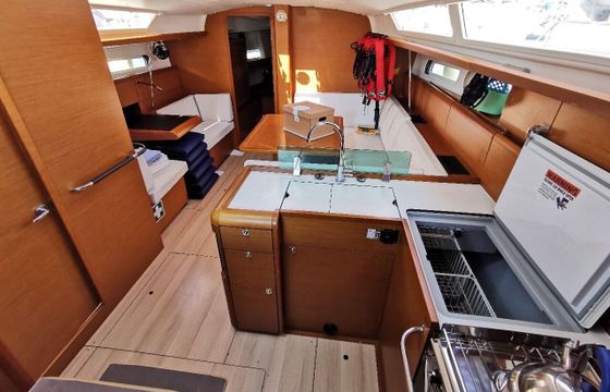 Sailboat Jeanneau Sun Odyssey 419 12.5m