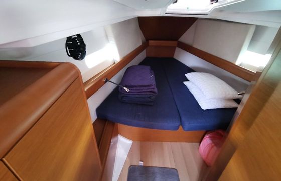 Sailboat Jeanneau Sun Odyssey 419 12.5m