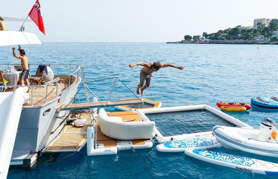 Motor yacht Canados Canados 90' 2700hp