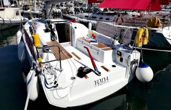 Sailboat Bénéteau Oceanis 30.1 9m