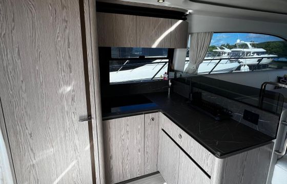Motorboat Azimut 53 Fly 1450hp