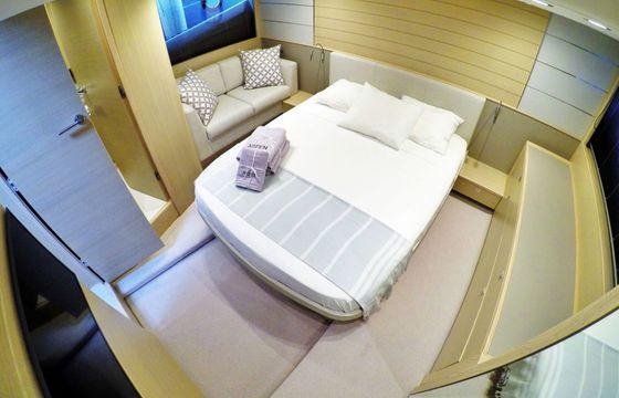 Motorboat Princess V50 870hp