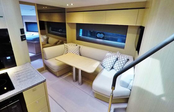 Motorboat Princess V50 870hp