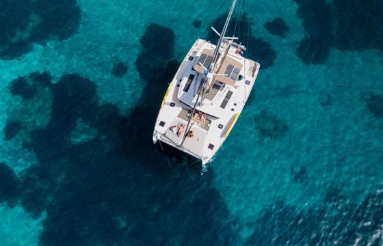 Catamaran Lagoon 450 FLY 13.7m