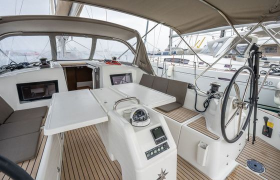 Sailboat Jeanneau Sun Odyssey 410 12.35m