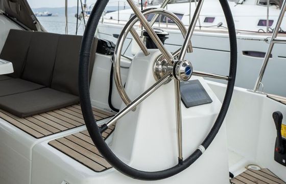 Sailboat Jeanneau Sun Odyssey 410 12.35m