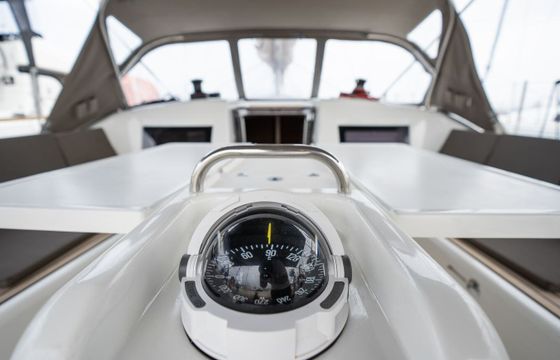 Sailboat Jeanneau Sun Odyssey 410 12.35m