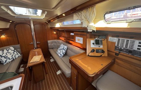 Sailboat Dufour Yachts Dufour 34 - 3 cab. 10.28m