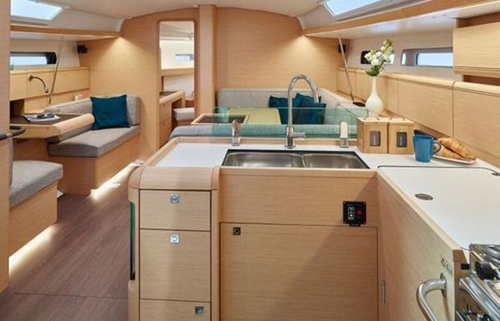 Sailboat Jeanneau Sun Odyssey 449 13.76m