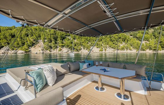 Catamaran Catana Group Bali 4.8 - 5 + 2 cab 14m