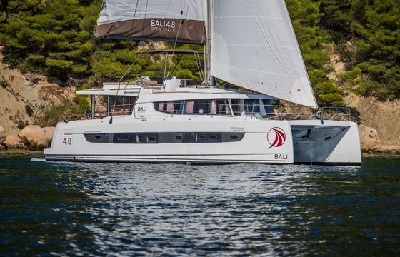 Catamaran Catana Group Bali 4.8 - 5 + 2 cab 14m